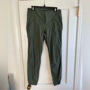 Green Athleta Trekkie Jogger- 8 Tall